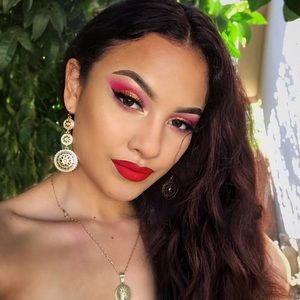 Meet your Posher, Raquel